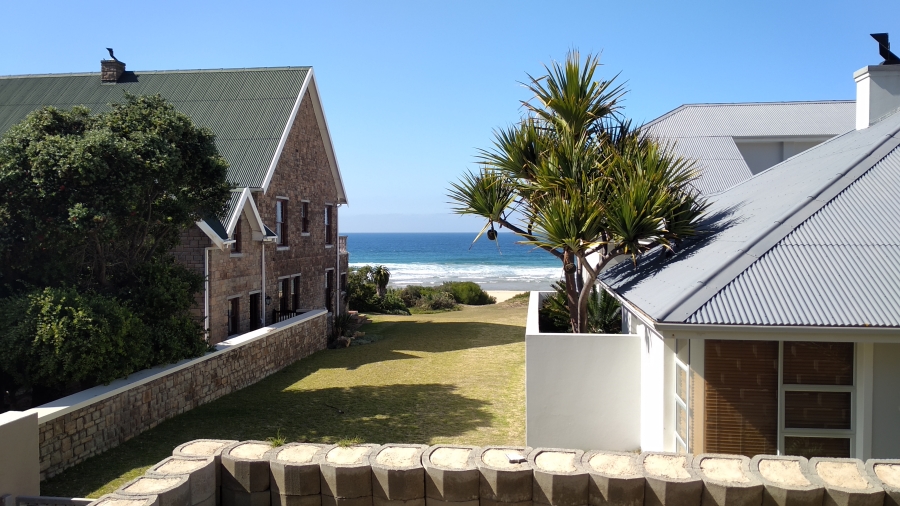 To Let 2 Bedroom Property for Rent in Outeniqua Strand Western Cape